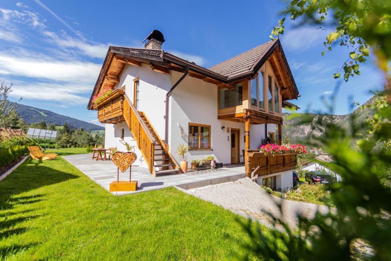 Apartment Dolomites Nest Сан Мартино ин Бадия Екстериор снимка